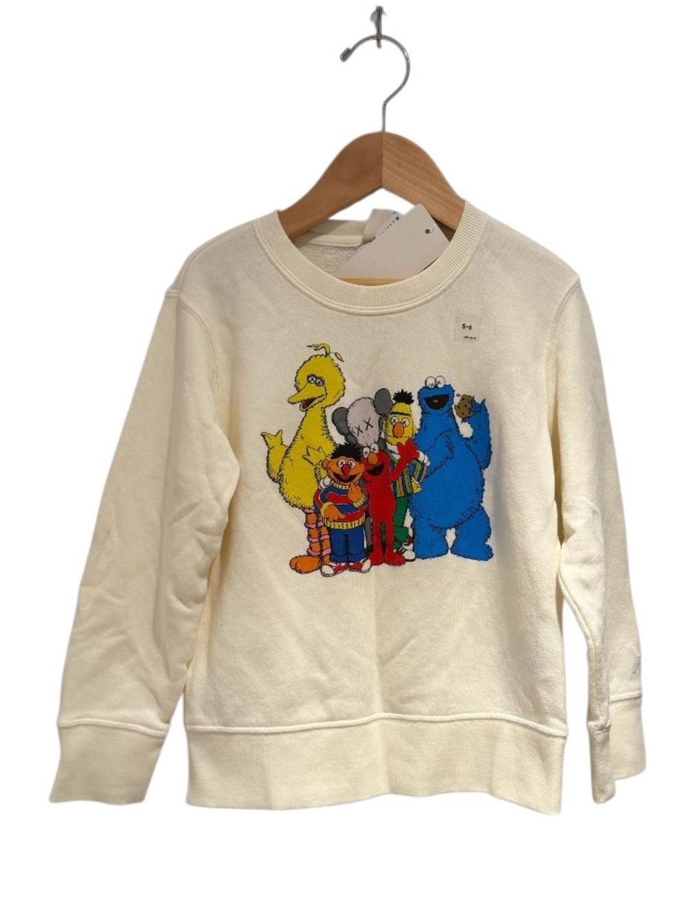 UNIQLO X KAWS SESAME STREET rare white collectible sweatshirt - size 5-6